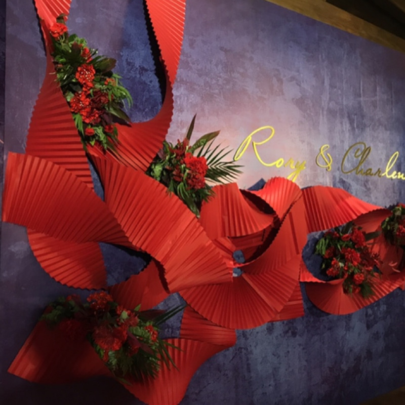 Гофрокартон рулонный,декоративный 35см х 5м, красный Гофрокартон рулонный,декоративный 35см х 5м, красный