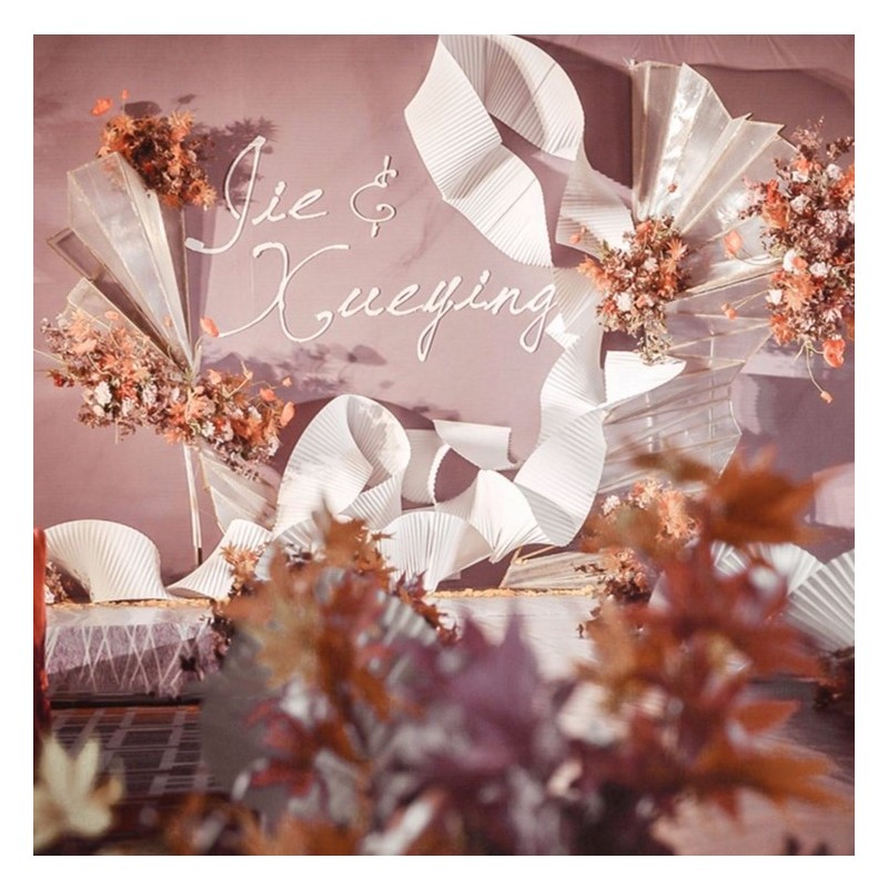 Гофрокартон рулонный,декоративный 35см х 5м, красный Гофрокартон рулонный,декоративный 35см х 5м, красный